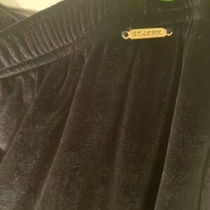 ST. John Sport by Marie Gray Black Velour Leisure Pants